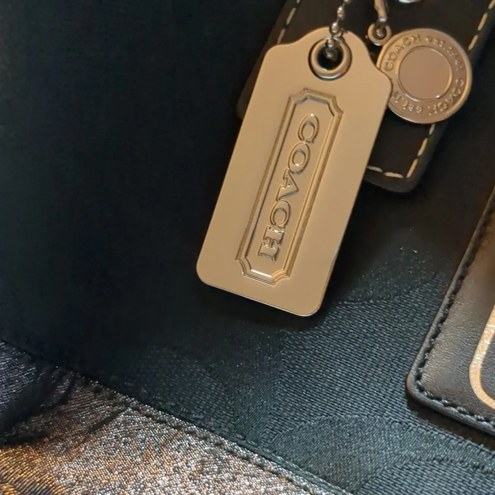 Coach Logo 2 Way Tote Bag duffel Charm Canvas LeatherF06K- 10392 - Picture 16 of 16